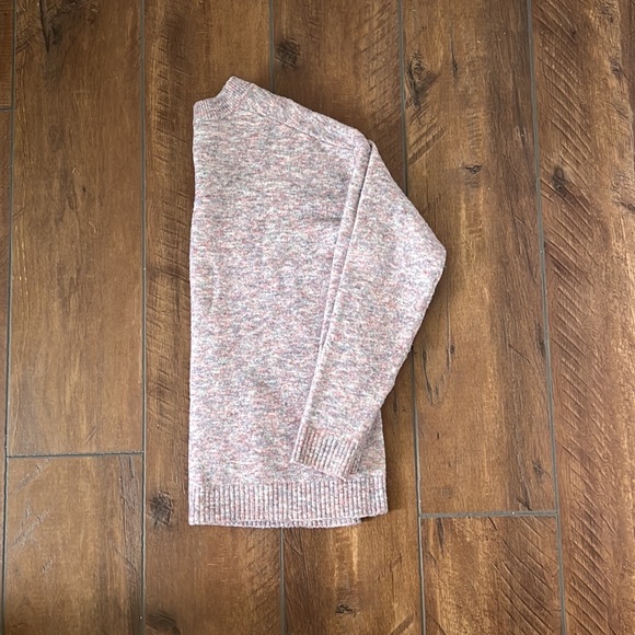 Medium pink/purple sweater from Joe Fresh - Picture 2 of 3